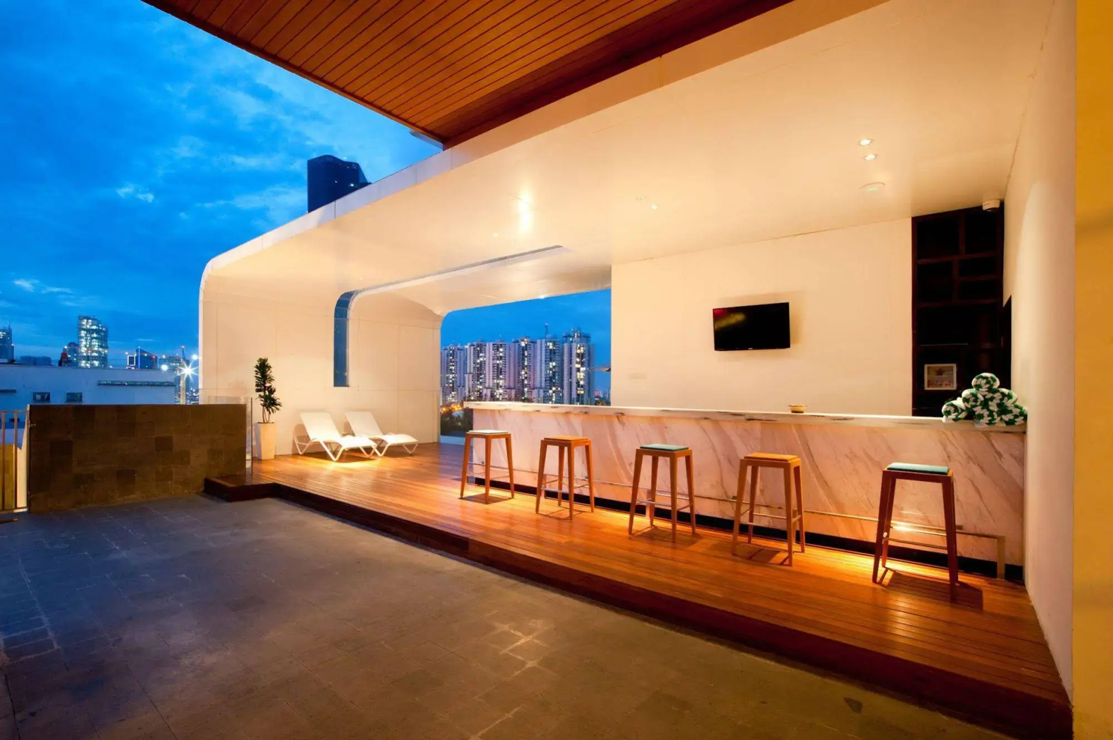 Photo - JS Luwansa Hotel and Convention Center