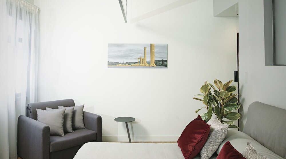 Photo - The Gem Society Hotel