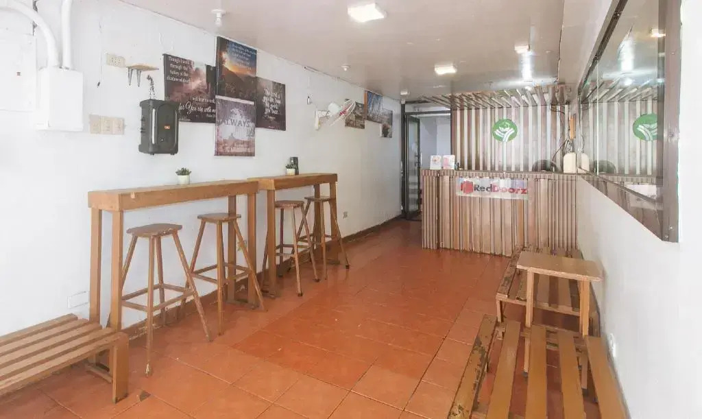 Photo - RedDoorz near OWWA Pasay