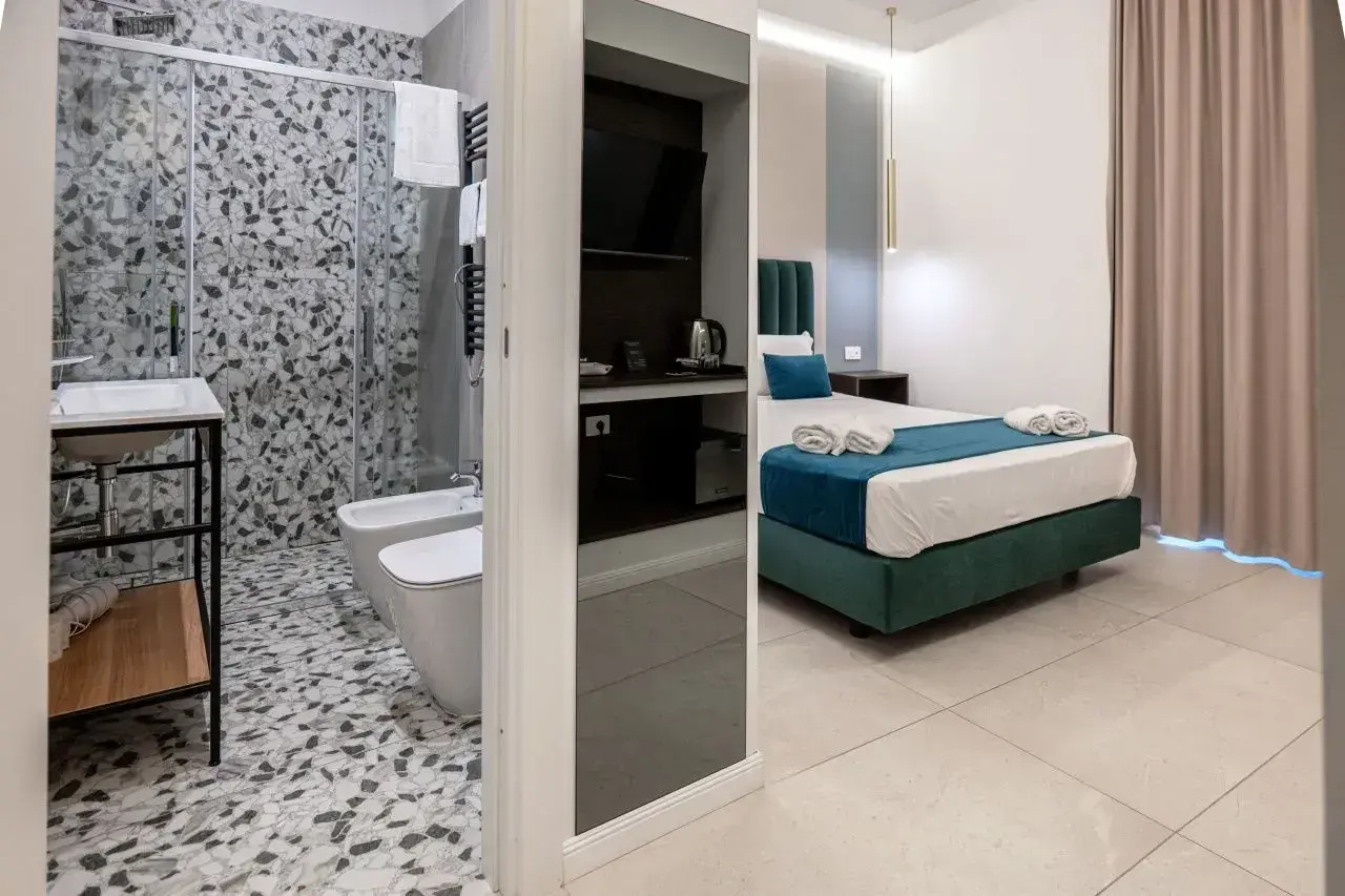 Photo - HOTIDAY Room Collection - Napoli Museo Suite