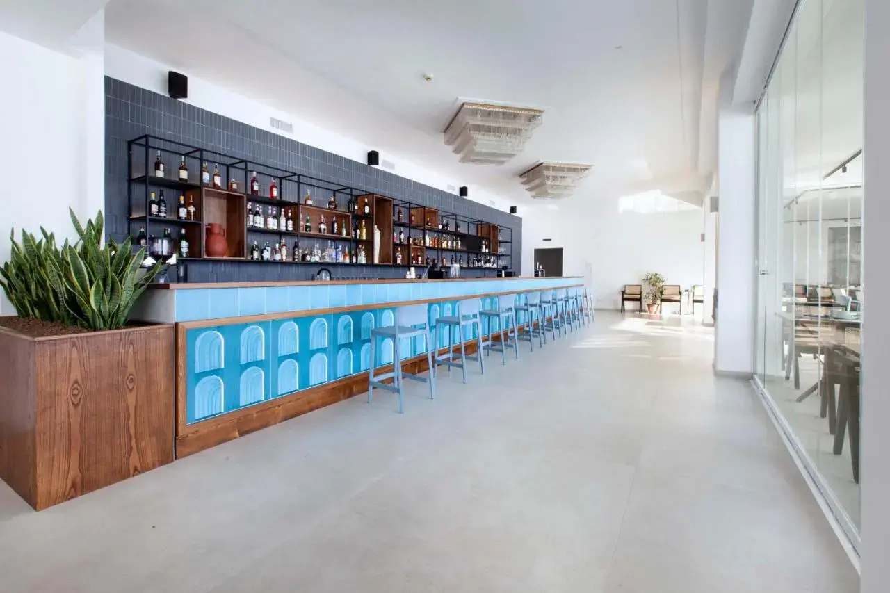 Photo - Admiral Hotel