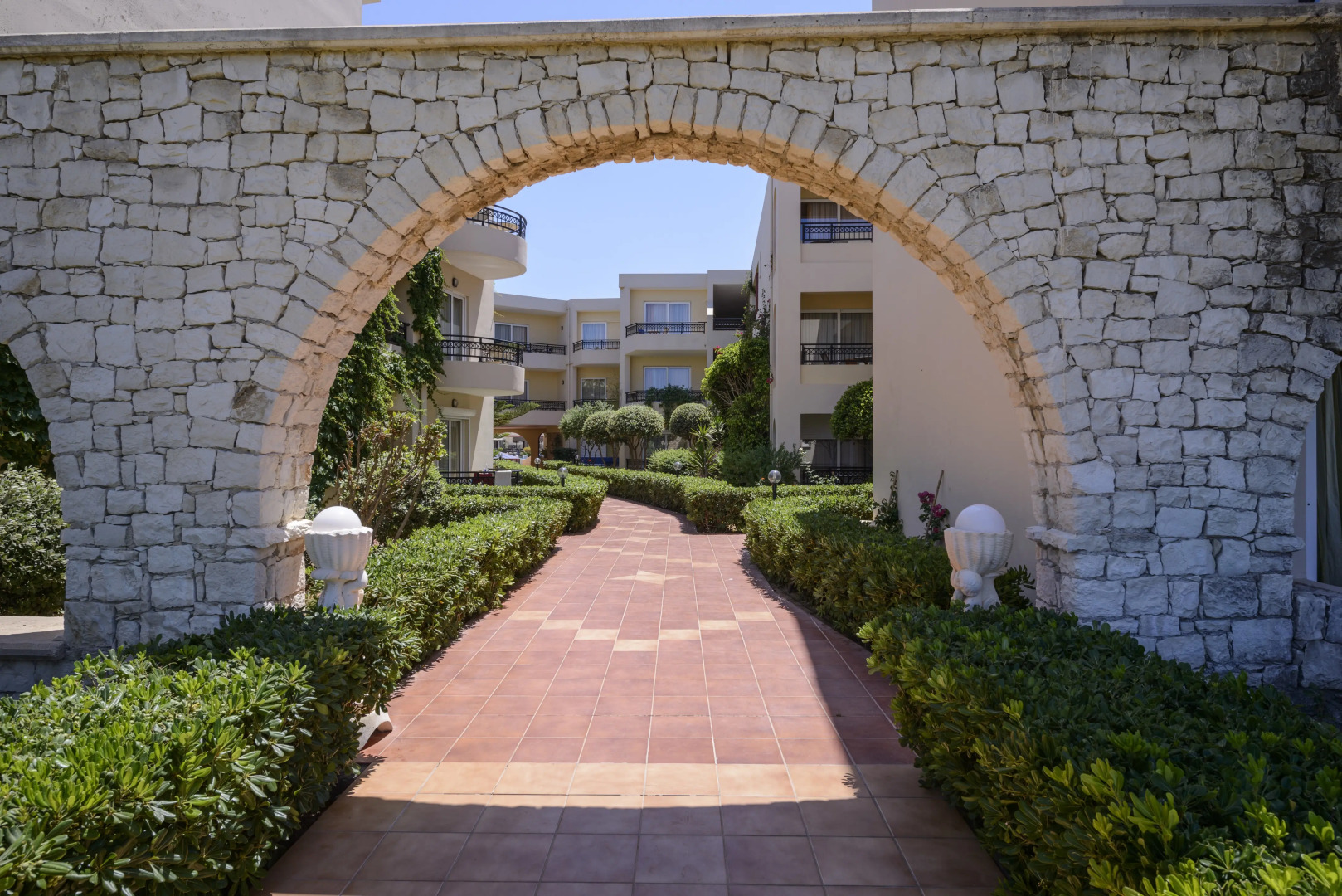 Photo - Vantaris Palace