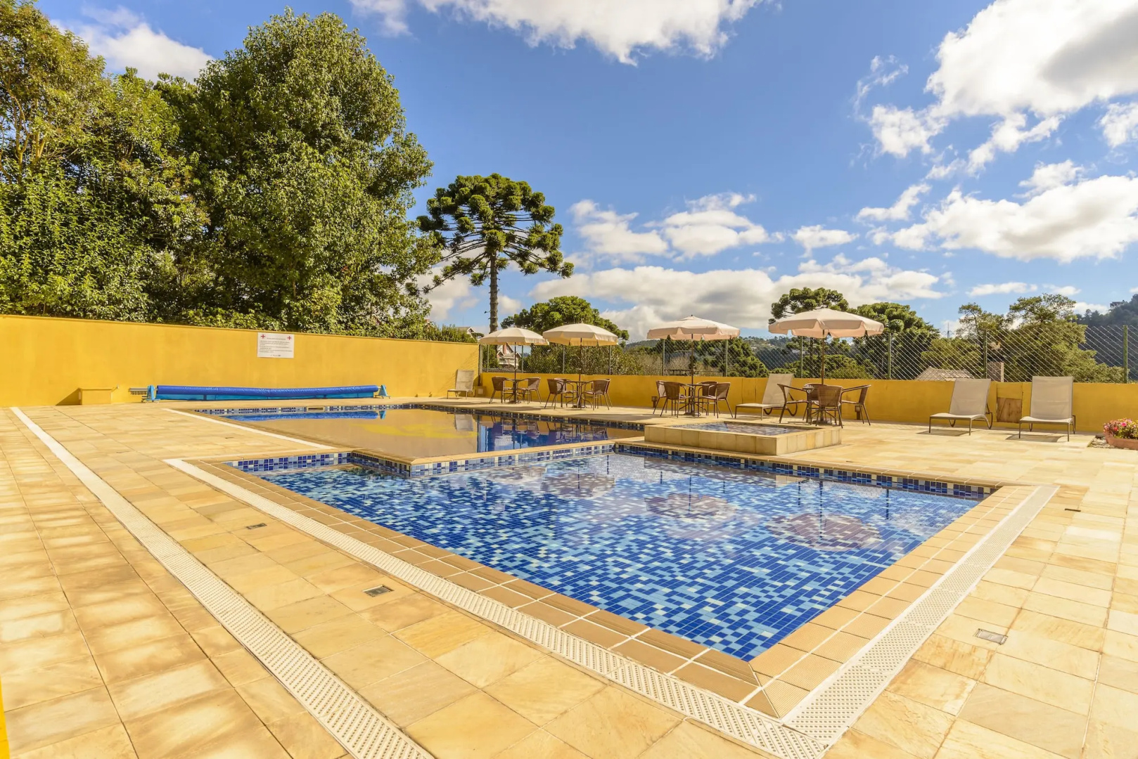 Foto - Hotel Le Renard - Campos do Jordao