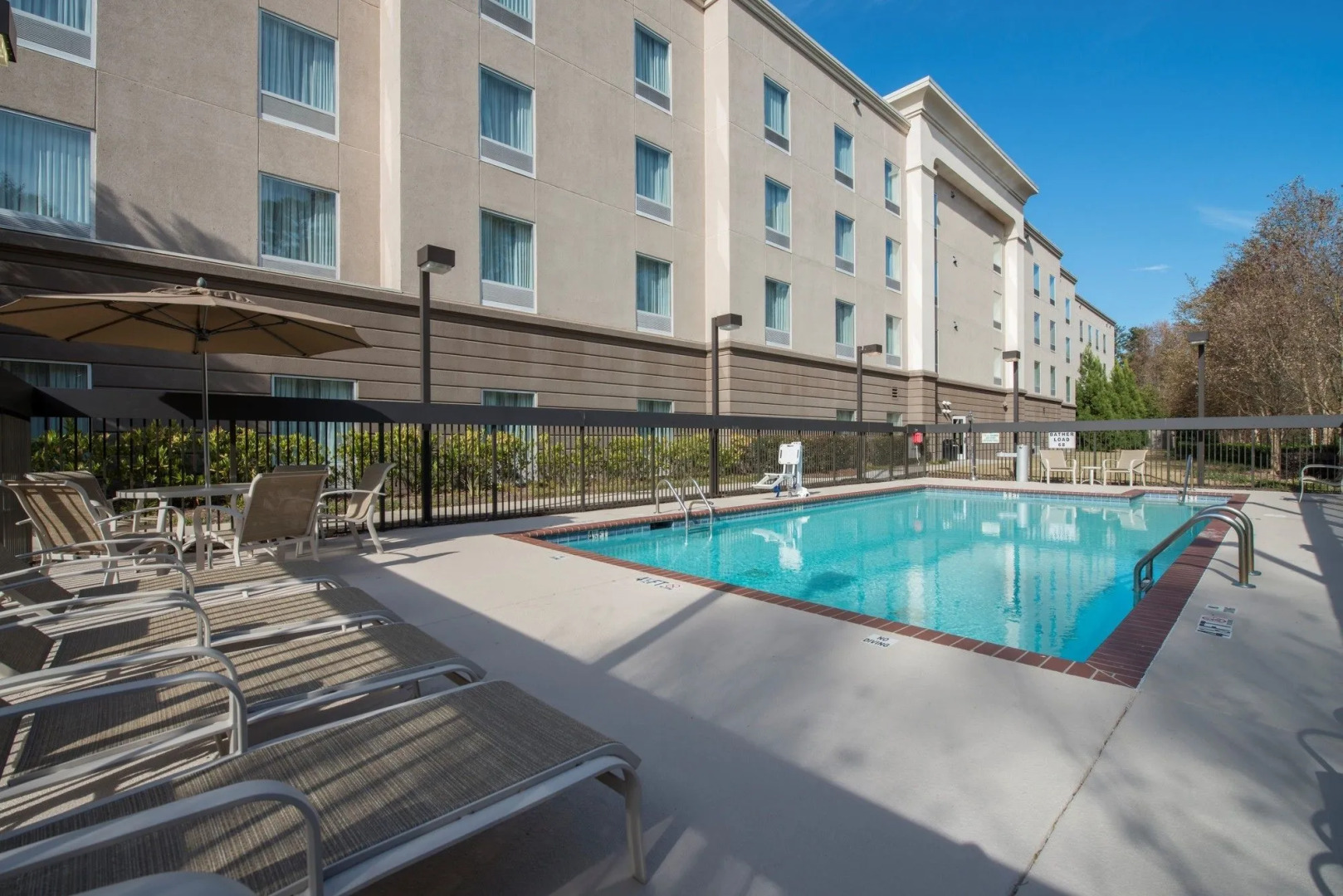 Photo - Hampton Inn & Suites Atlanta Airport West Camp Creek Pkwy