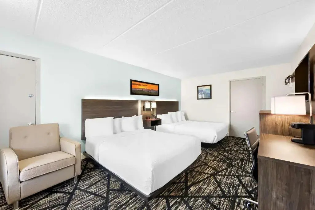 Photo - Clarion Inn & Suites near the Leconte Center Pigeon Forge