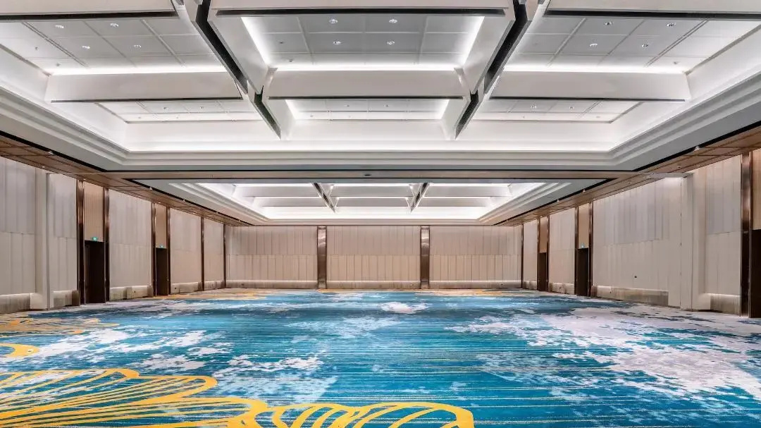 Photo - JS Luwansa Hotel and Convention Center