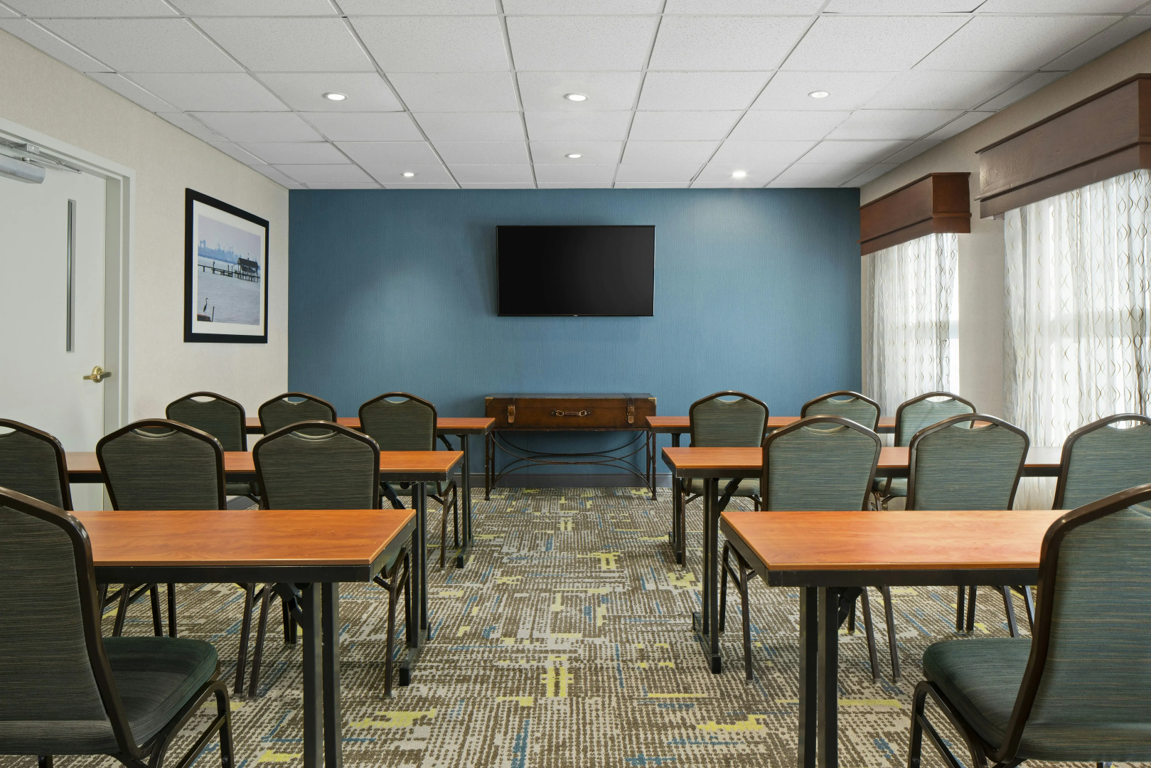 Photo - Hampton Inn & Suites Newport News (Oyster Point)