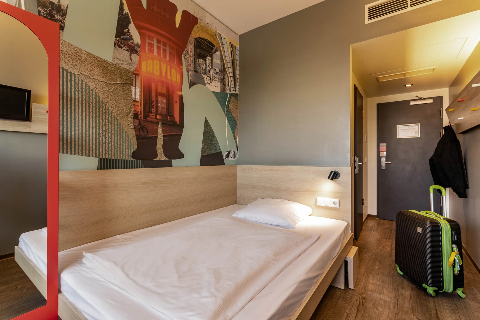 Photo - Meininger Hotel Berlin Flughafen