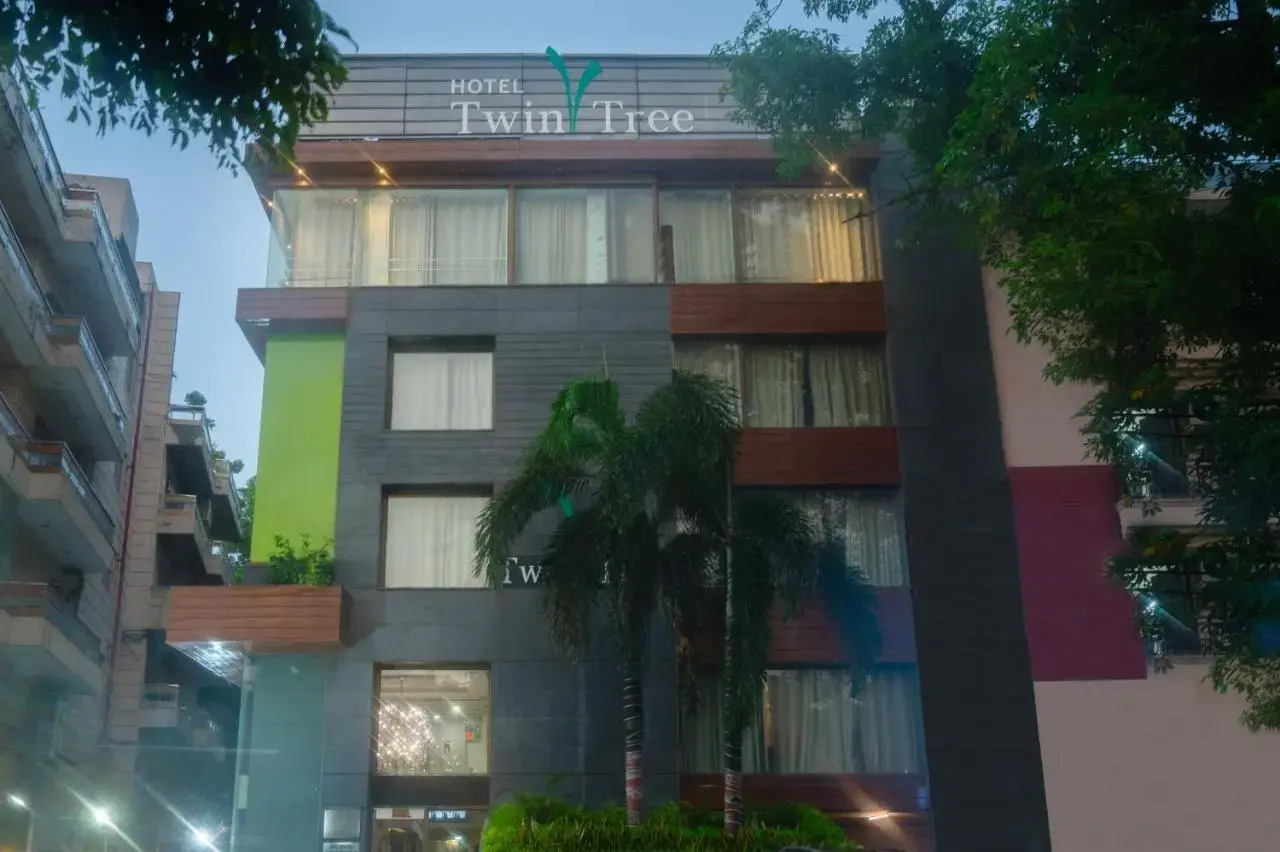 Foto - Treebo Twin Tree