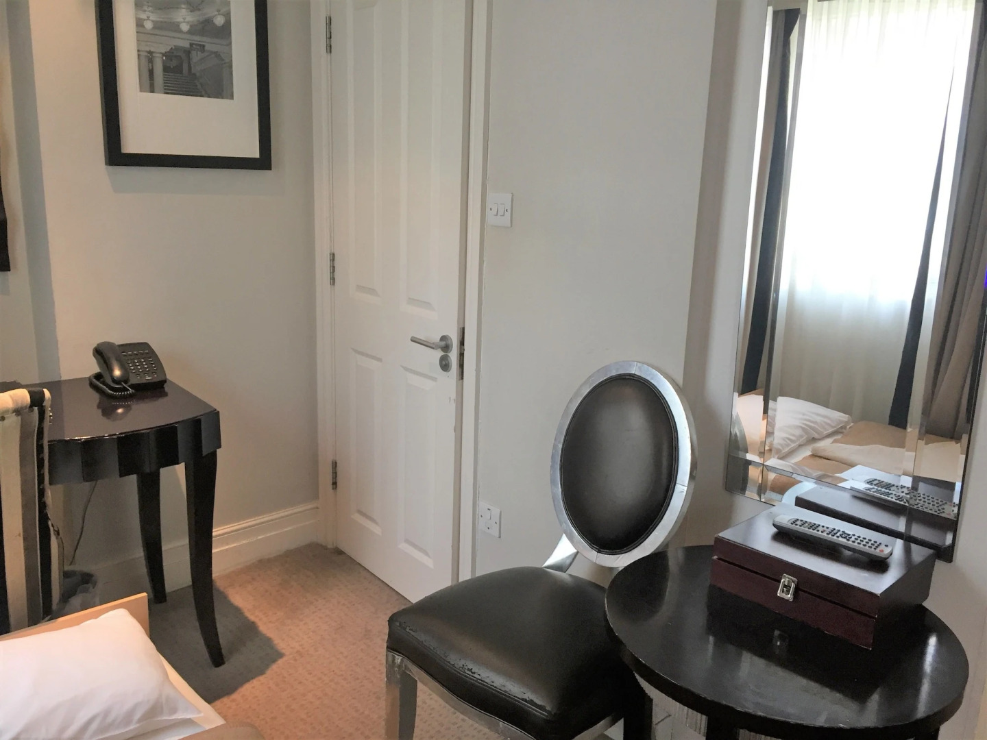 Photo - The Tophams Hotel