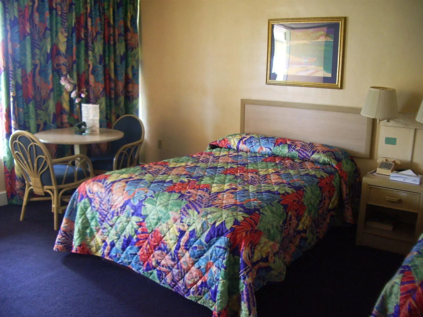 Photo - Royal Islander Hotel