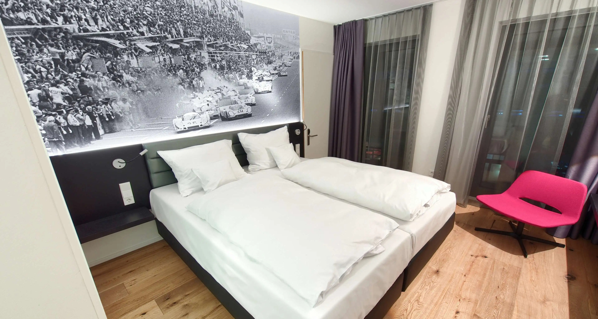 Foto - V8 HOTEL Motorworld Region Stuttgart