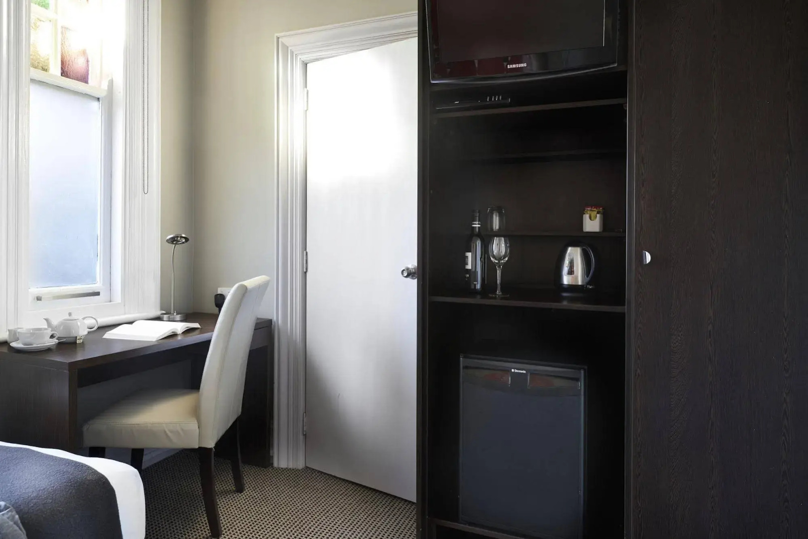Photo - Vulcan Hotel Sydney