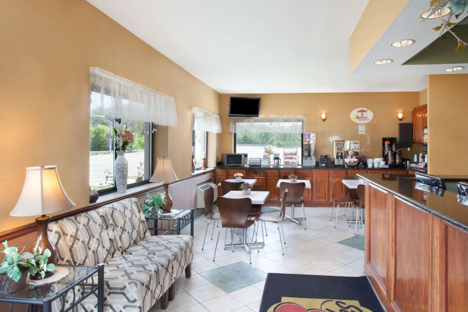Photo - Super 8 by Wyndham Chicago/Rosemont/O'Hare/SE