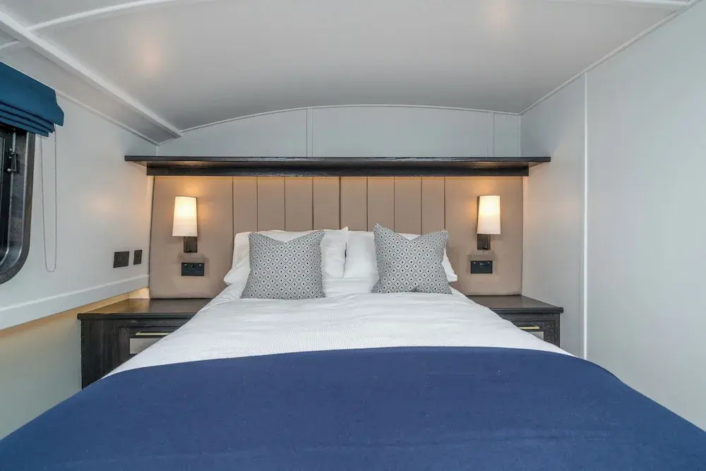 Photo - Elegant houseboat near Canary Wharf