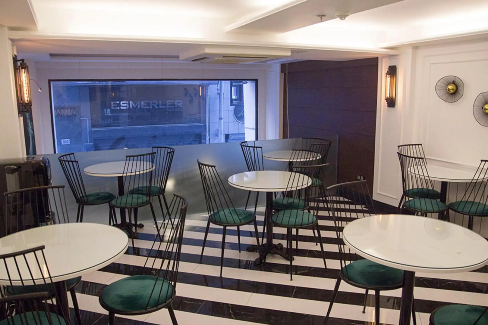 Photo - The 22 Hotel