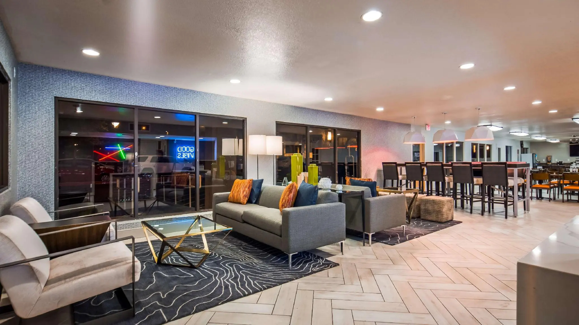 Foto - SureStay InnSuites Phoenix Hotel & Suites by Best Western