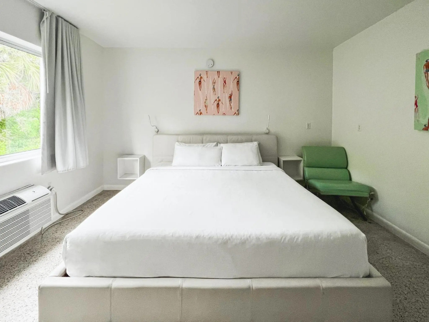 Photo - North Beach Hotel