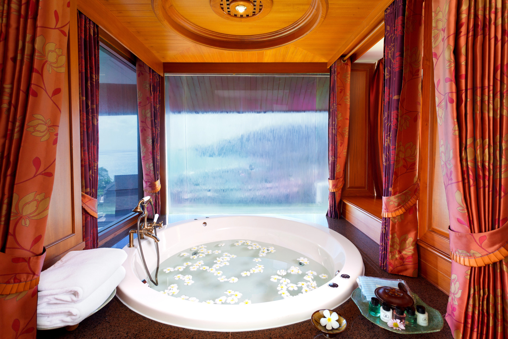 Photo - Diamond Cliff Resort & Spa, Patong Beach