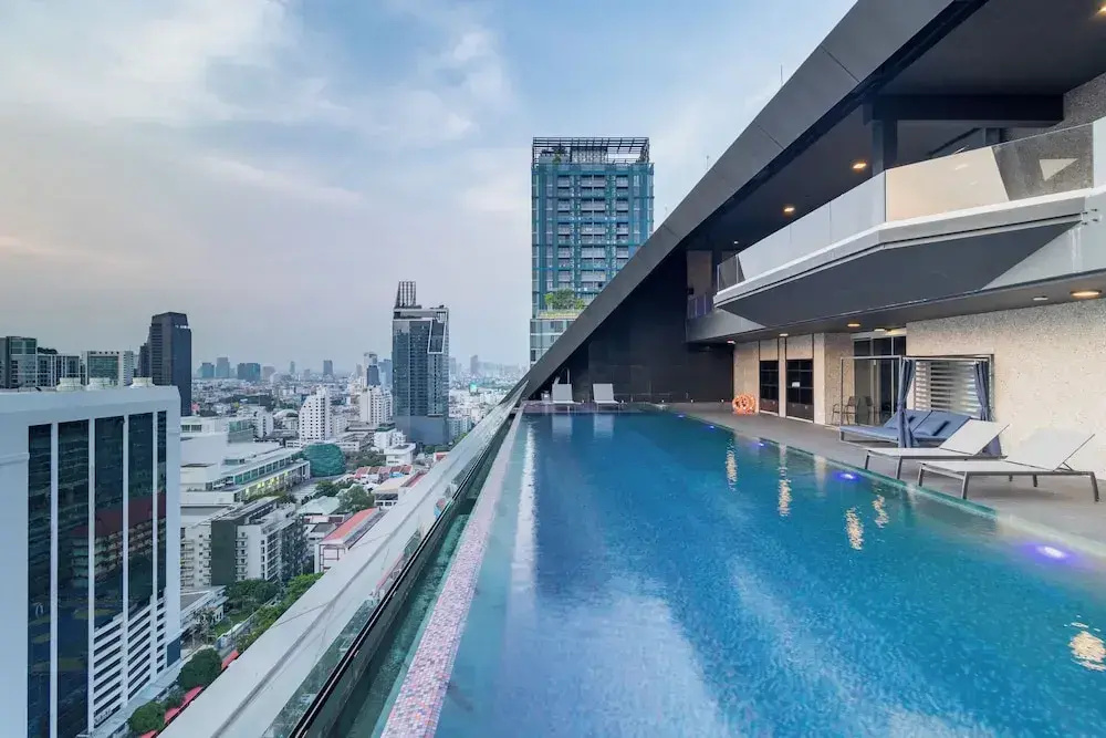 Photo - Queensland Hotel Bangkok