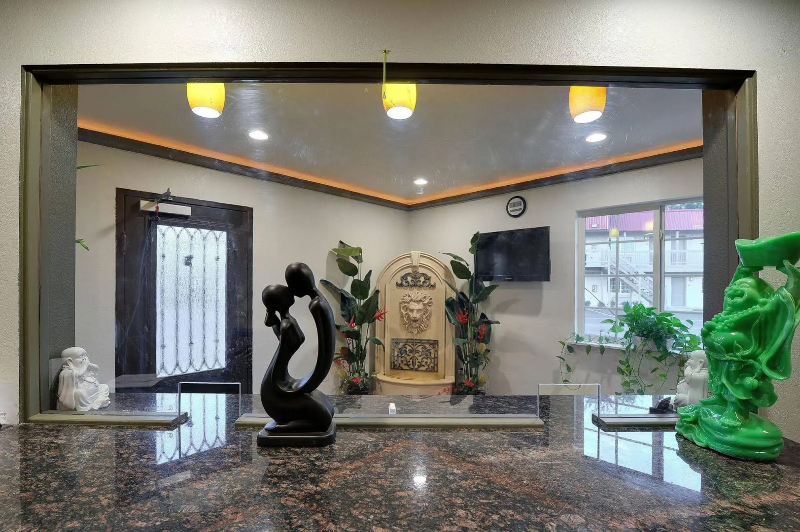 Photo - Romantic Inn & Suites