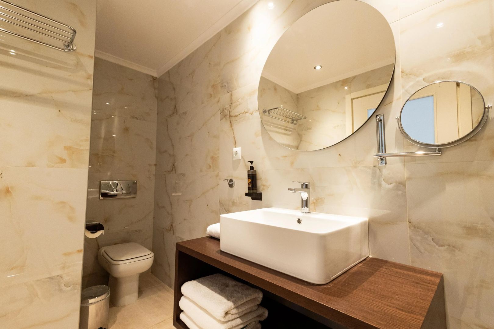 Foto - Best Western Plus Embassy Hotel