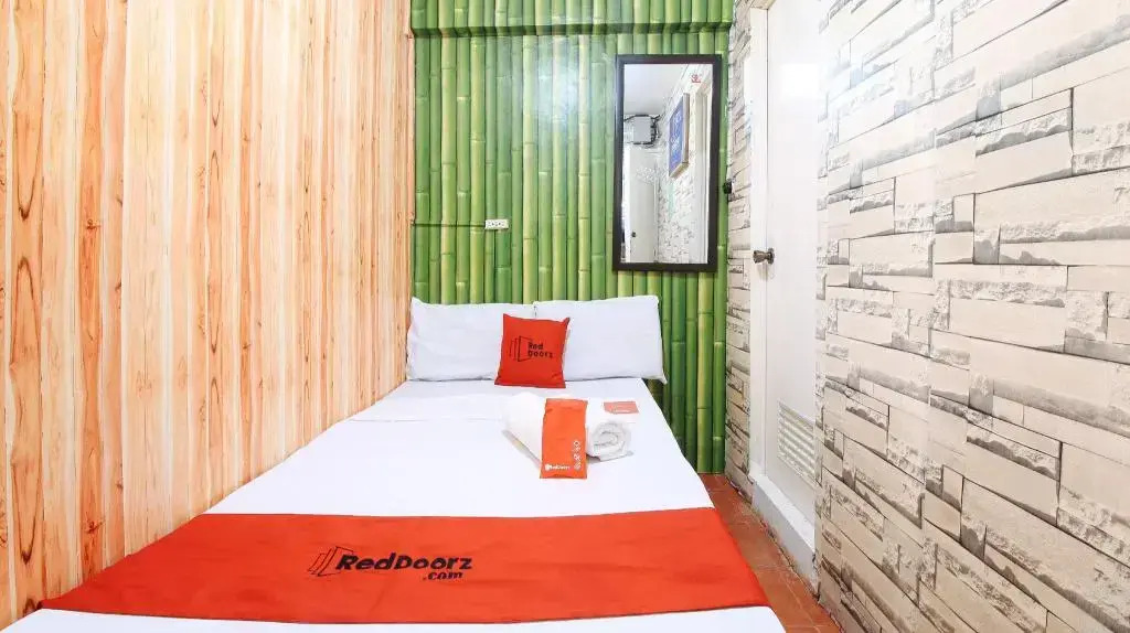 Photo - RedDoorz near OWWA Pasay