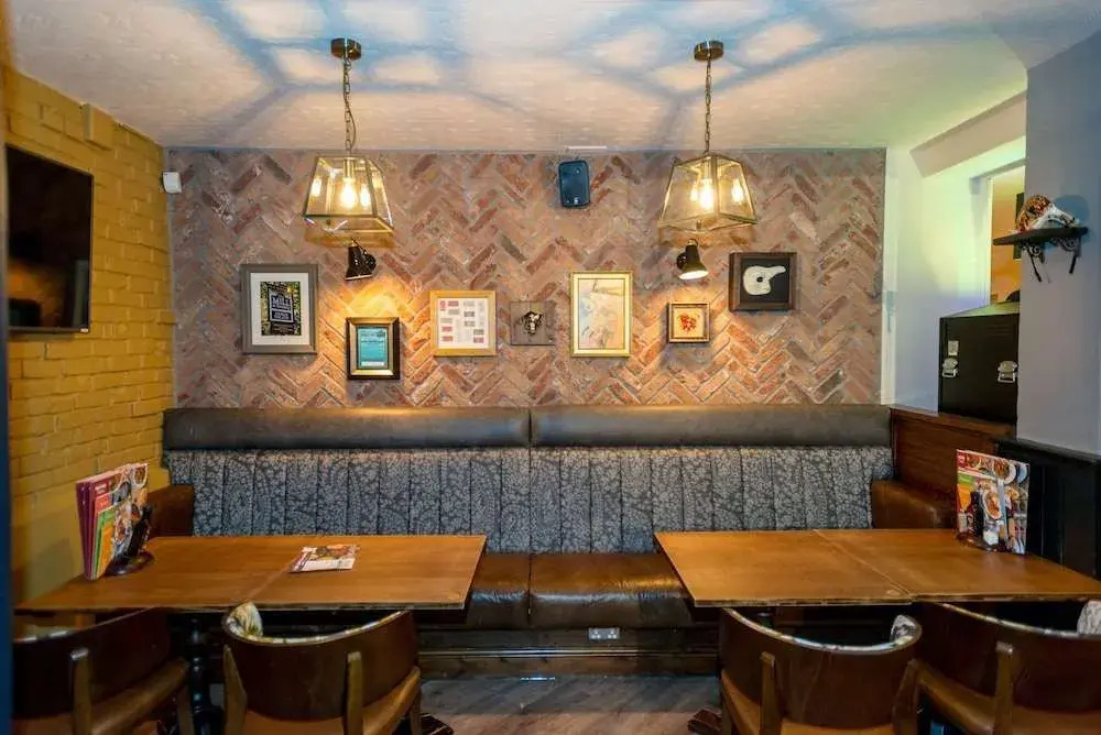 Foto - Wee Waif by Greene King Inns