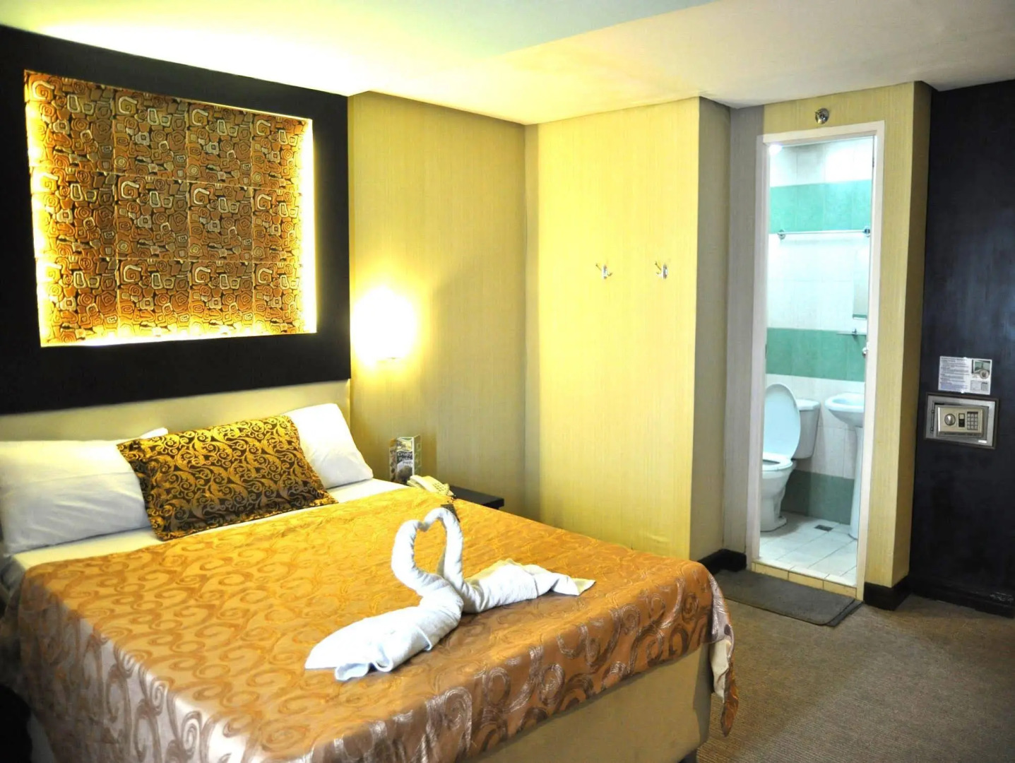 Photo - Eurotel North EDSA