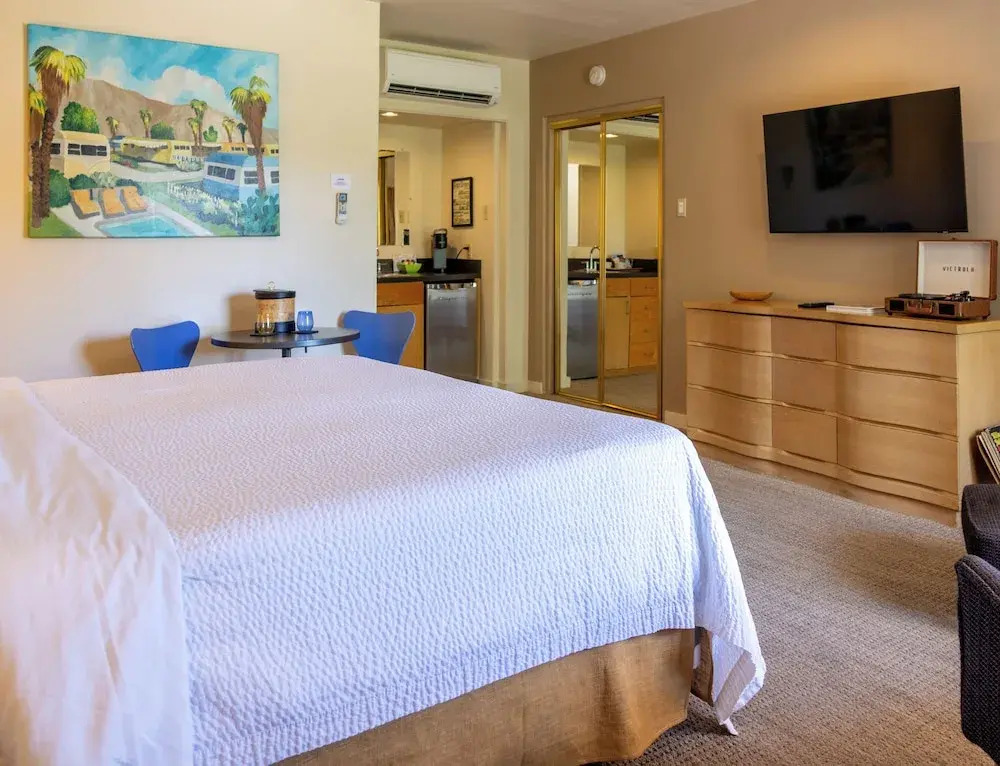 Photo - The Hideaway - 21 and Over