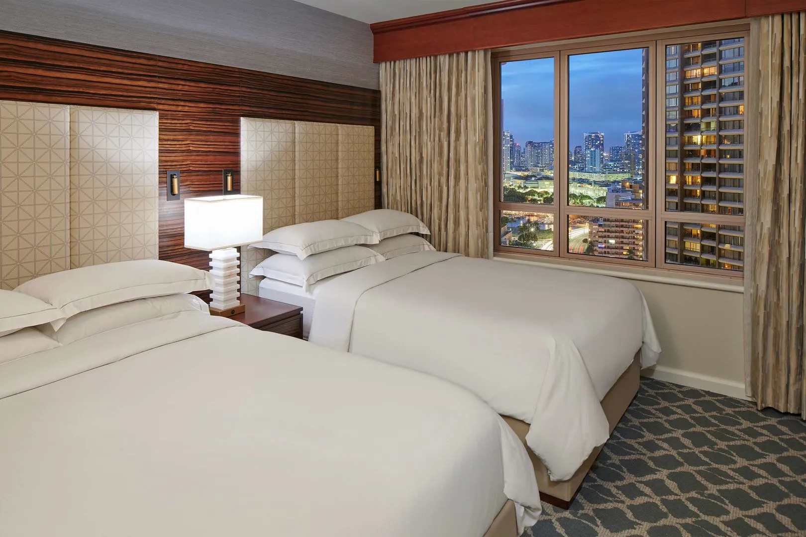 Photo - Hilton Grand Vacations Club Grand Waikikian Honolulu