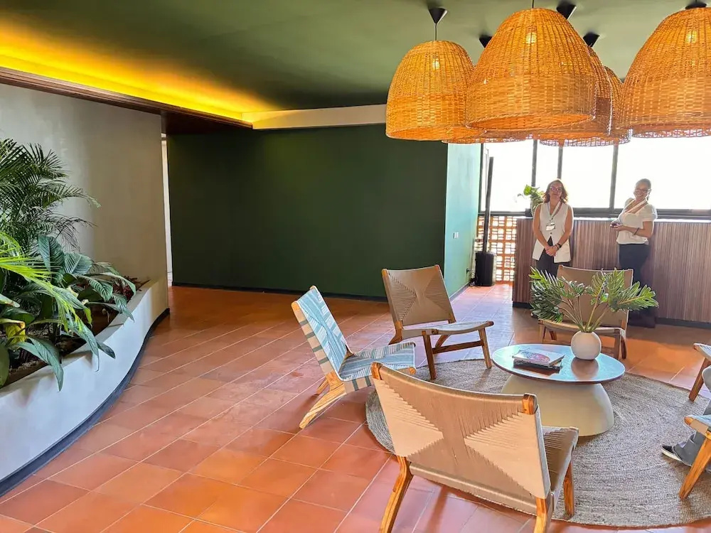 Photo - BEE Suites San José - Santa Ana