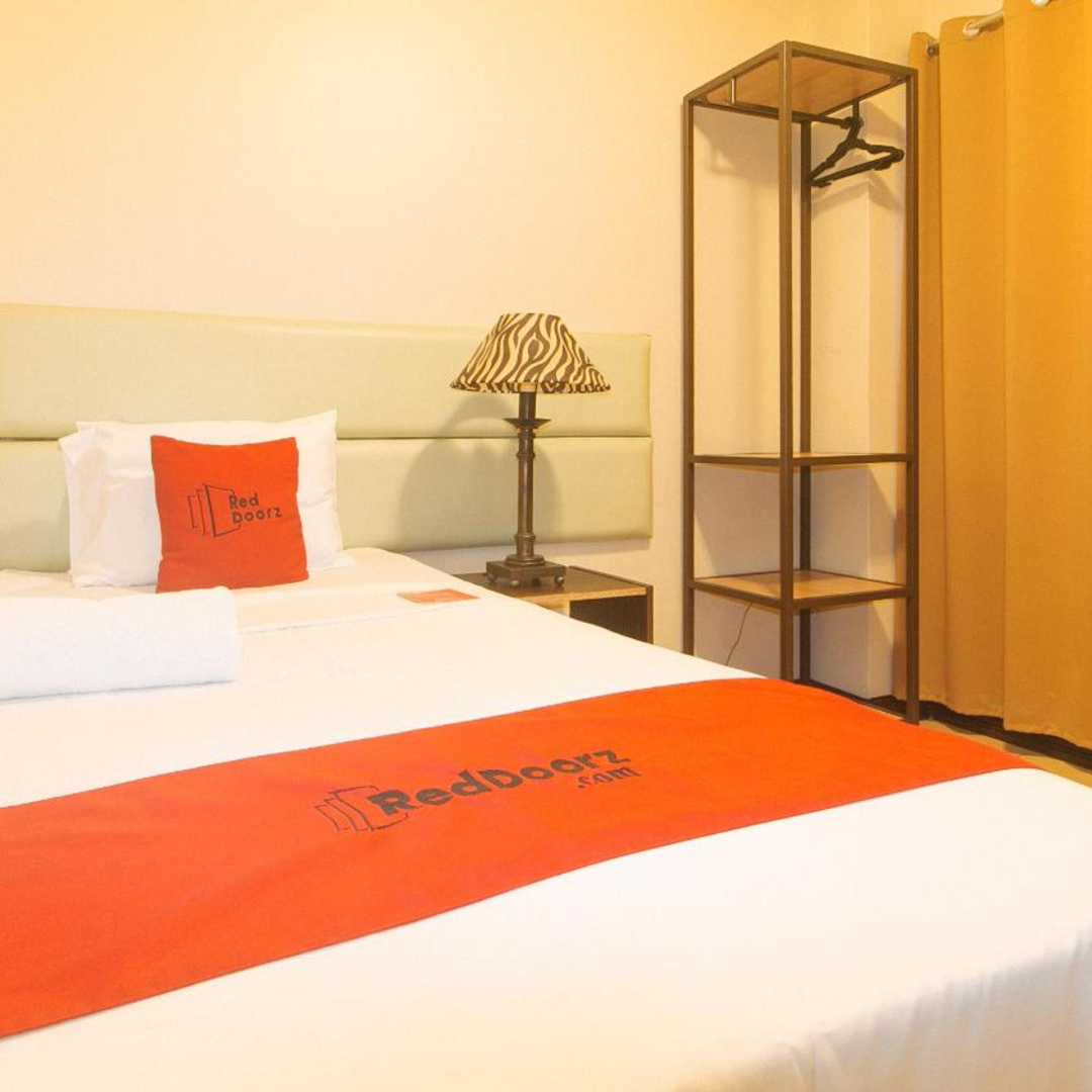 Foto - RedDoorz Plus New Era Budget Hotel Mabolo former RedDoorz near Landers Superstore Cebu City