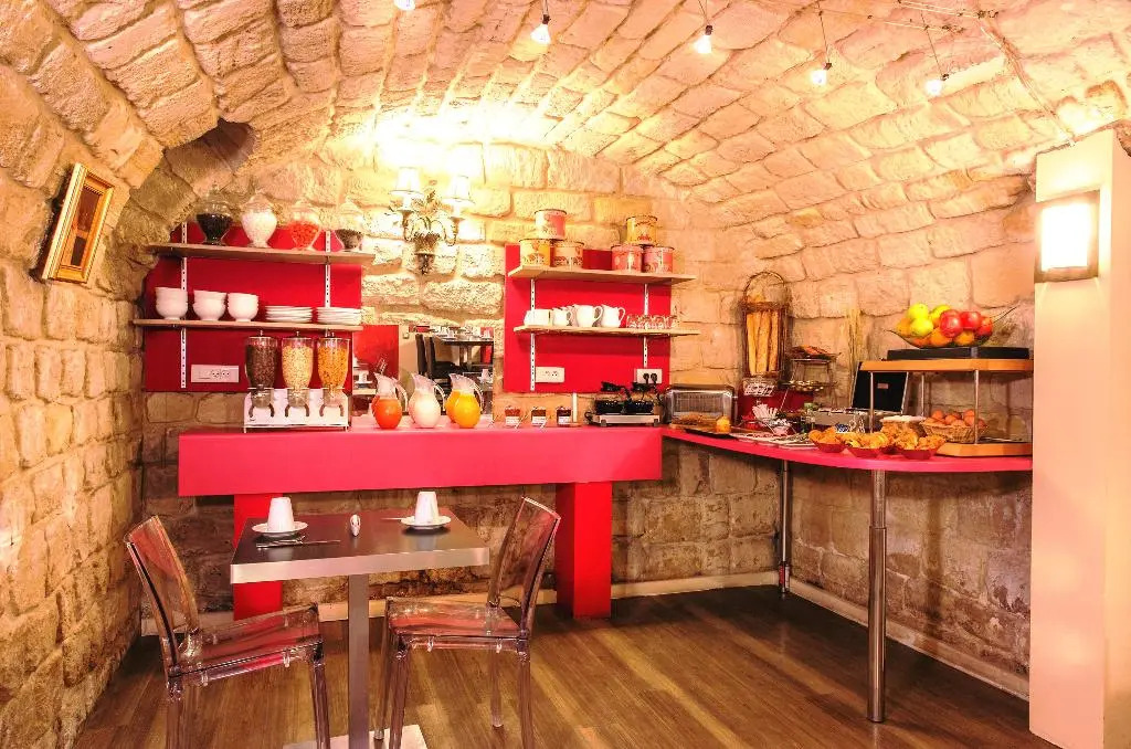 Photo - Hôtel du Théâtre by Patrick Hayat