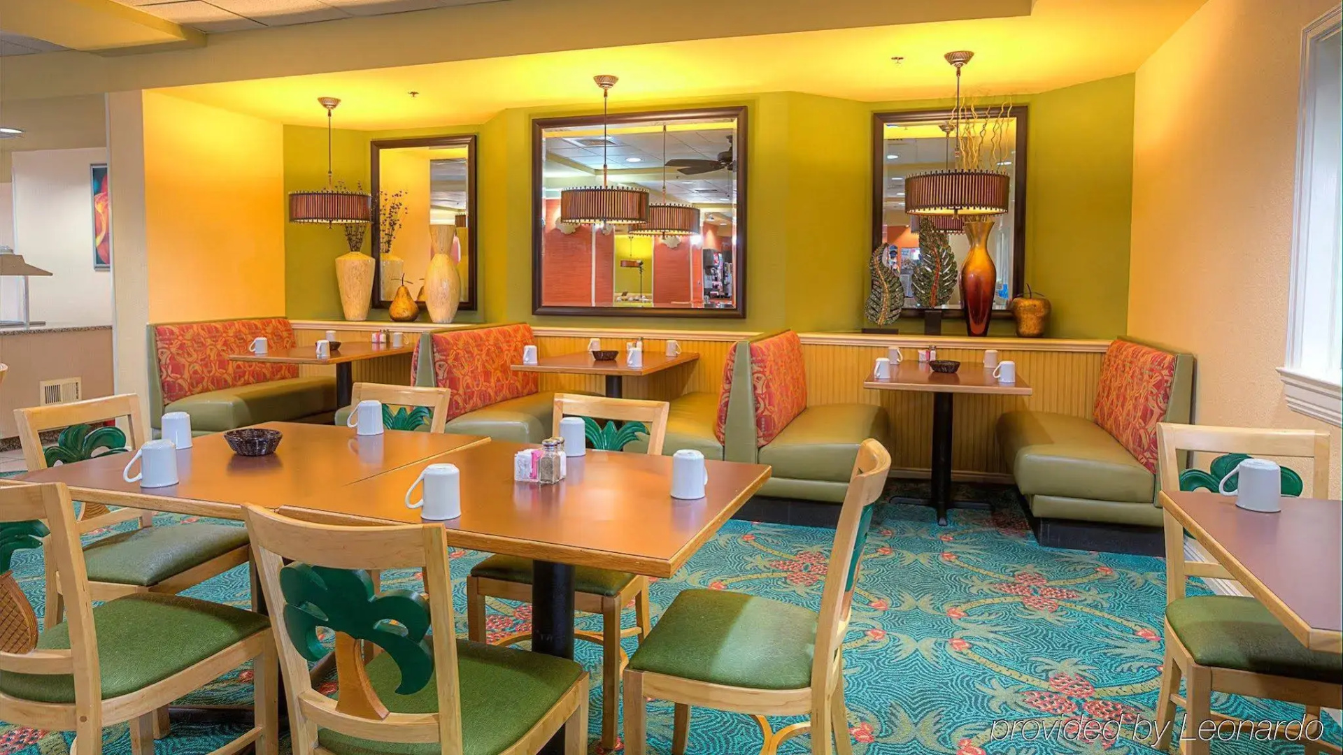 Photo - Rosen Inn, closest to Universal