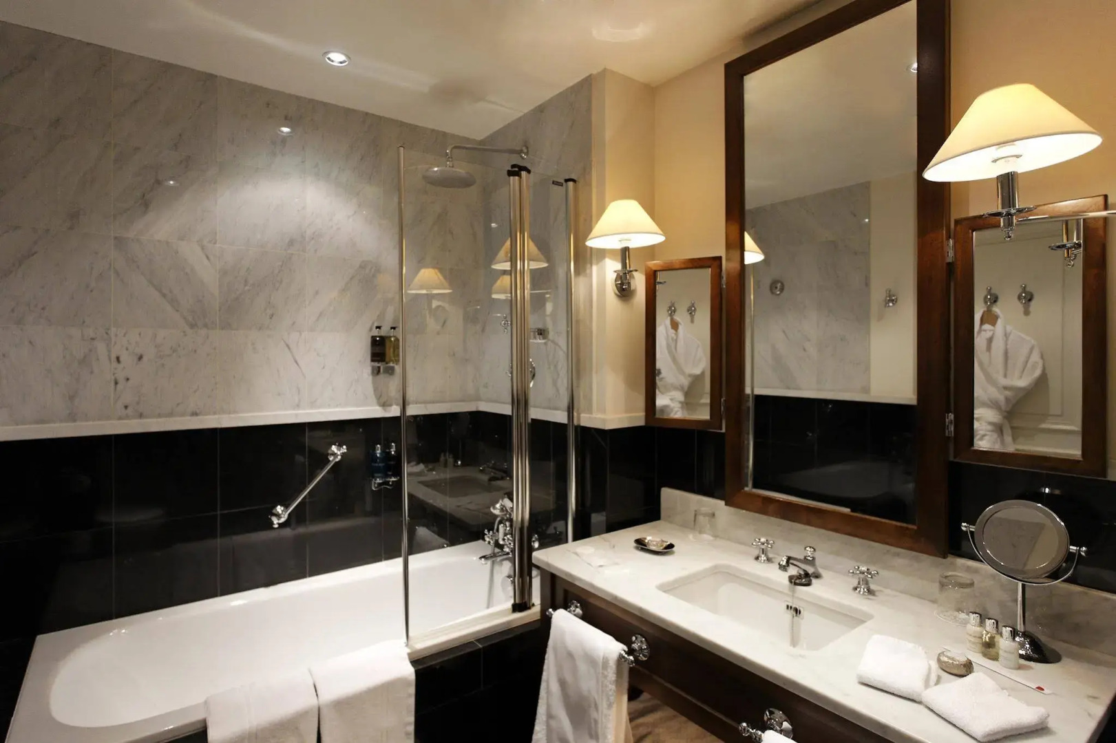 Foto - La Tremoille Paris