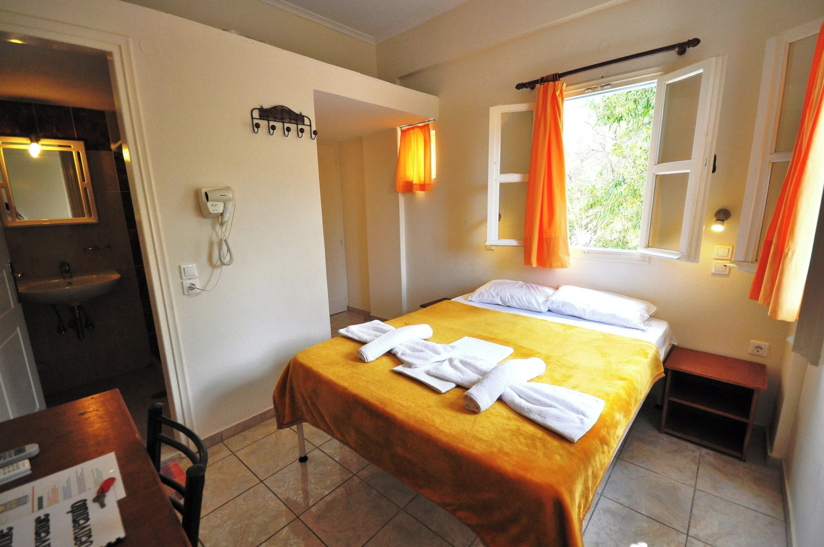 Photo - Santorini Camping/Rooms