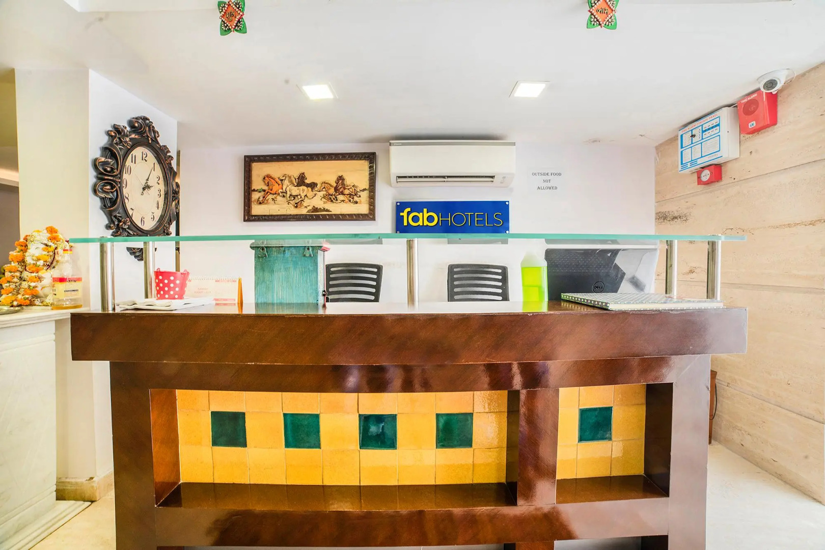 Foto - FabHotel Galaxy - Nr Patel Nagar Metro