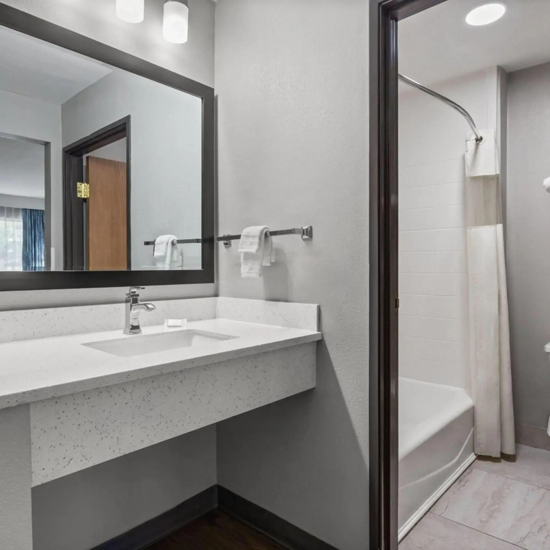 Photo - Days Inn by Wyndham Phoenix West