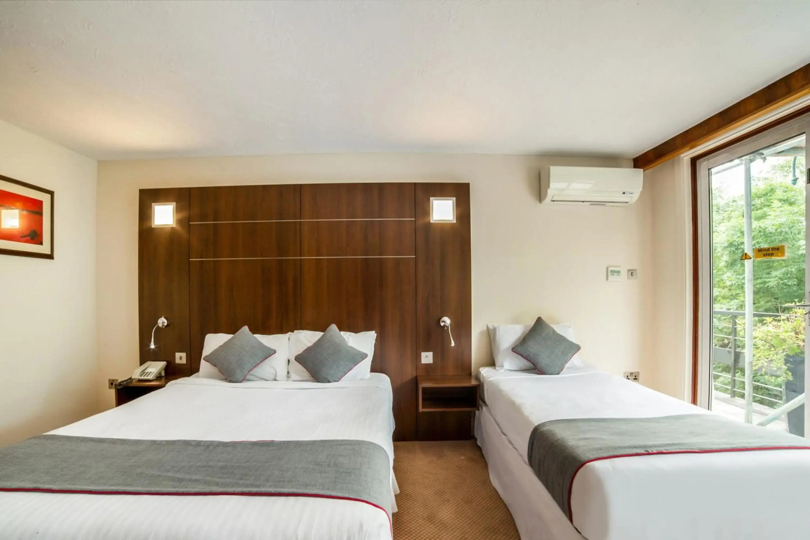 Photo - OYO The Bridge House Hotel
