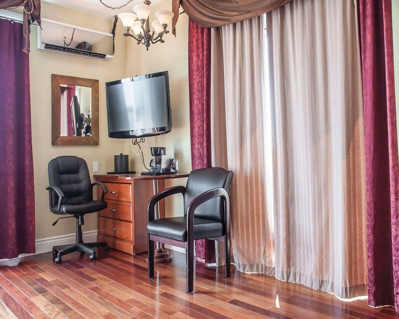 Photo - Quality Hotel Fallsview Cascade