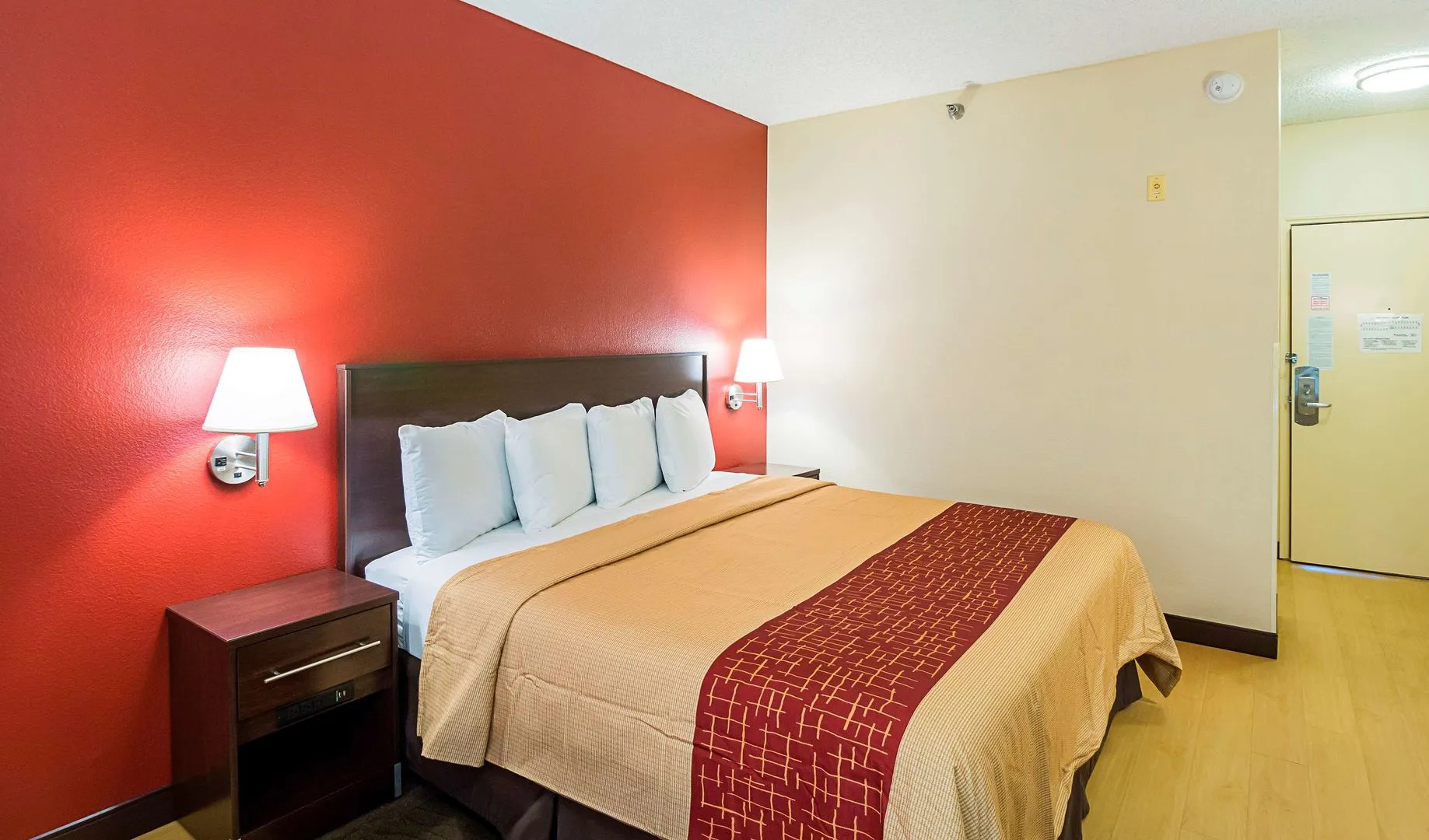 Photo - Red Roof Inn PLUS+ Phoenix West