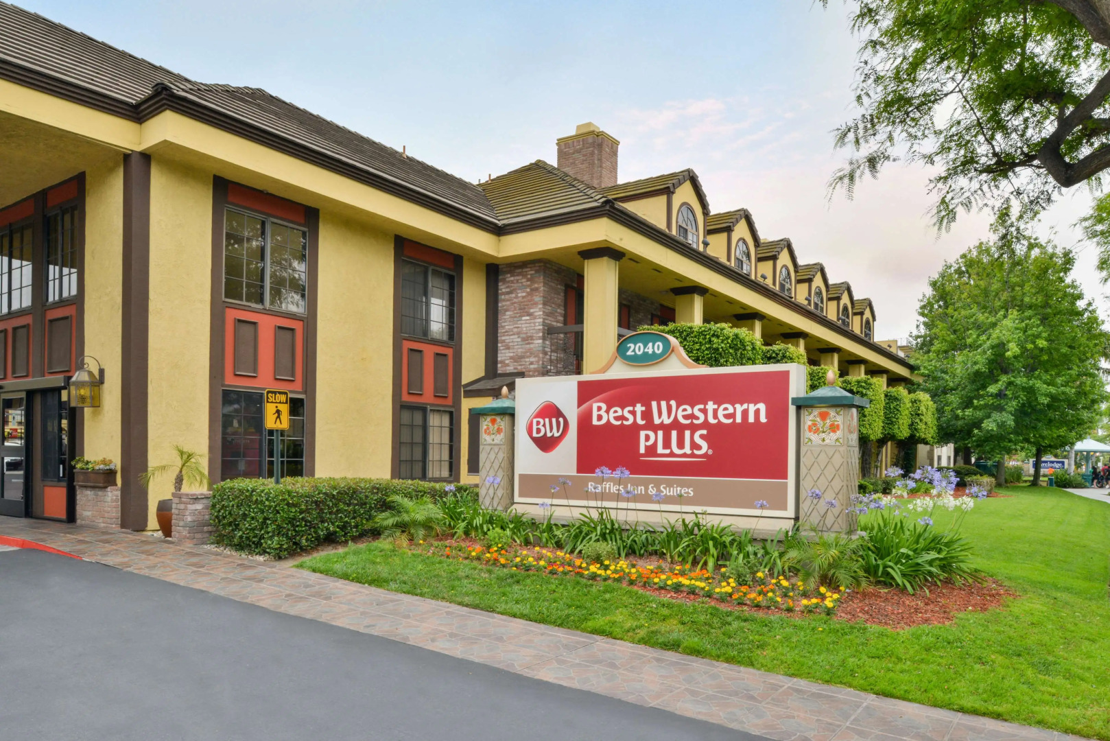 Photo - Best Western Plus Raffles Inn & Suites