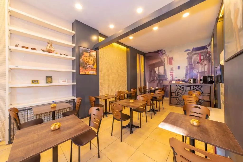 Photo - ivy hostel cafe