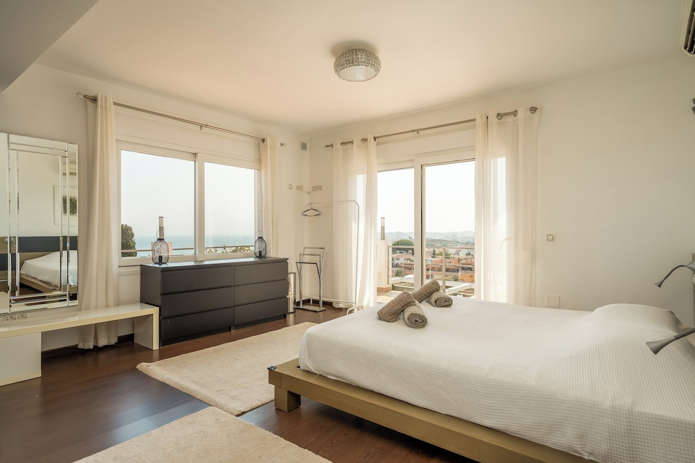 Foto - Spacious 3BR Villa with Private Pool and Sea Views