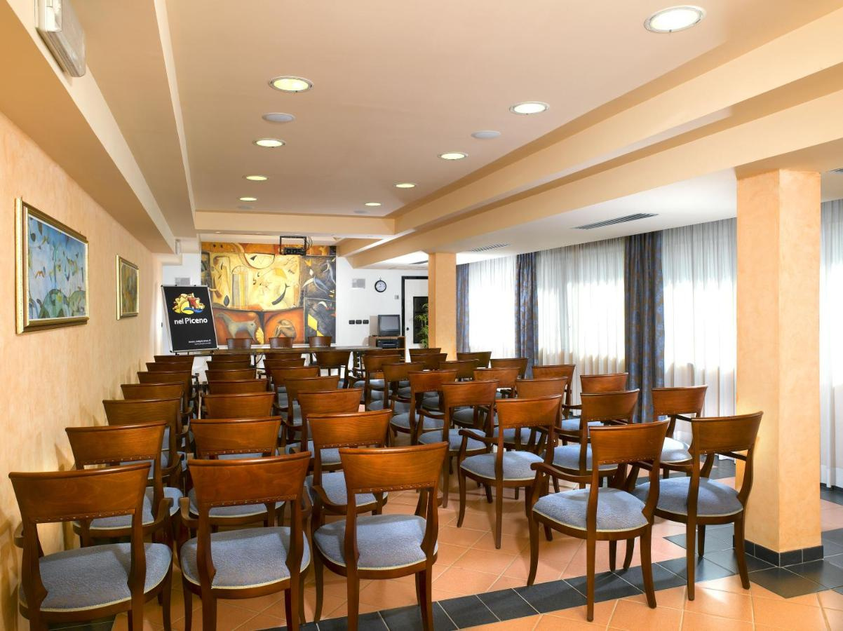 Photo - International Hotel & Suite