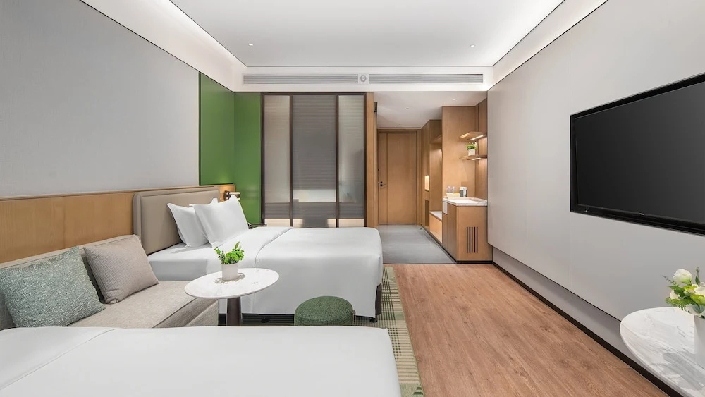 Holiday Inn Wuhan Houguan Lake by IHG