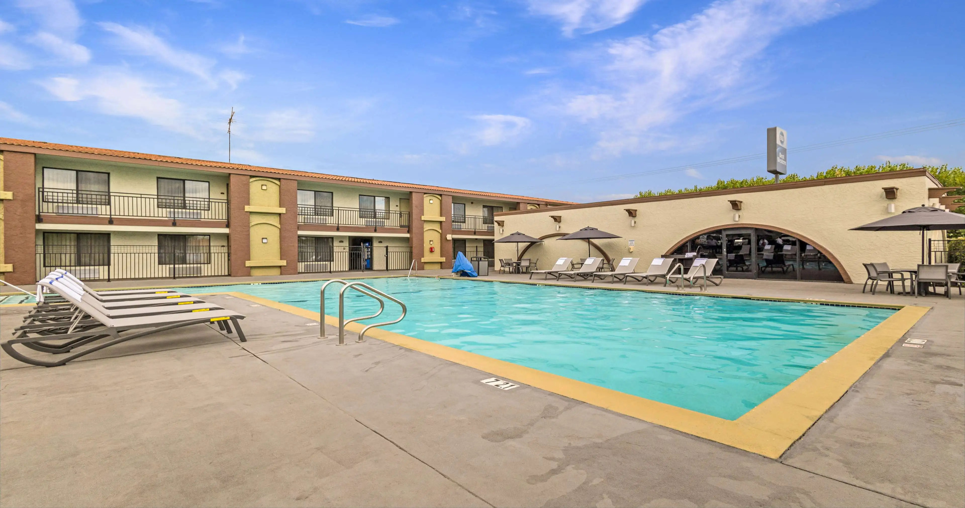 Photo - Best Western Roseville Inn