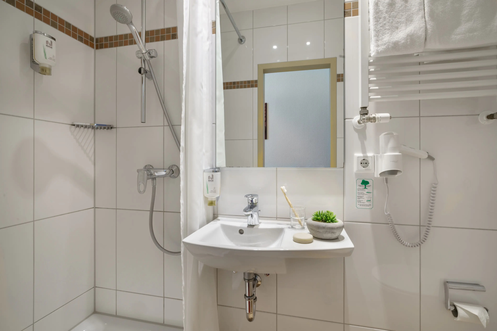 Photo - Garner Hotel Hamburg - Graf Moltke by IHG