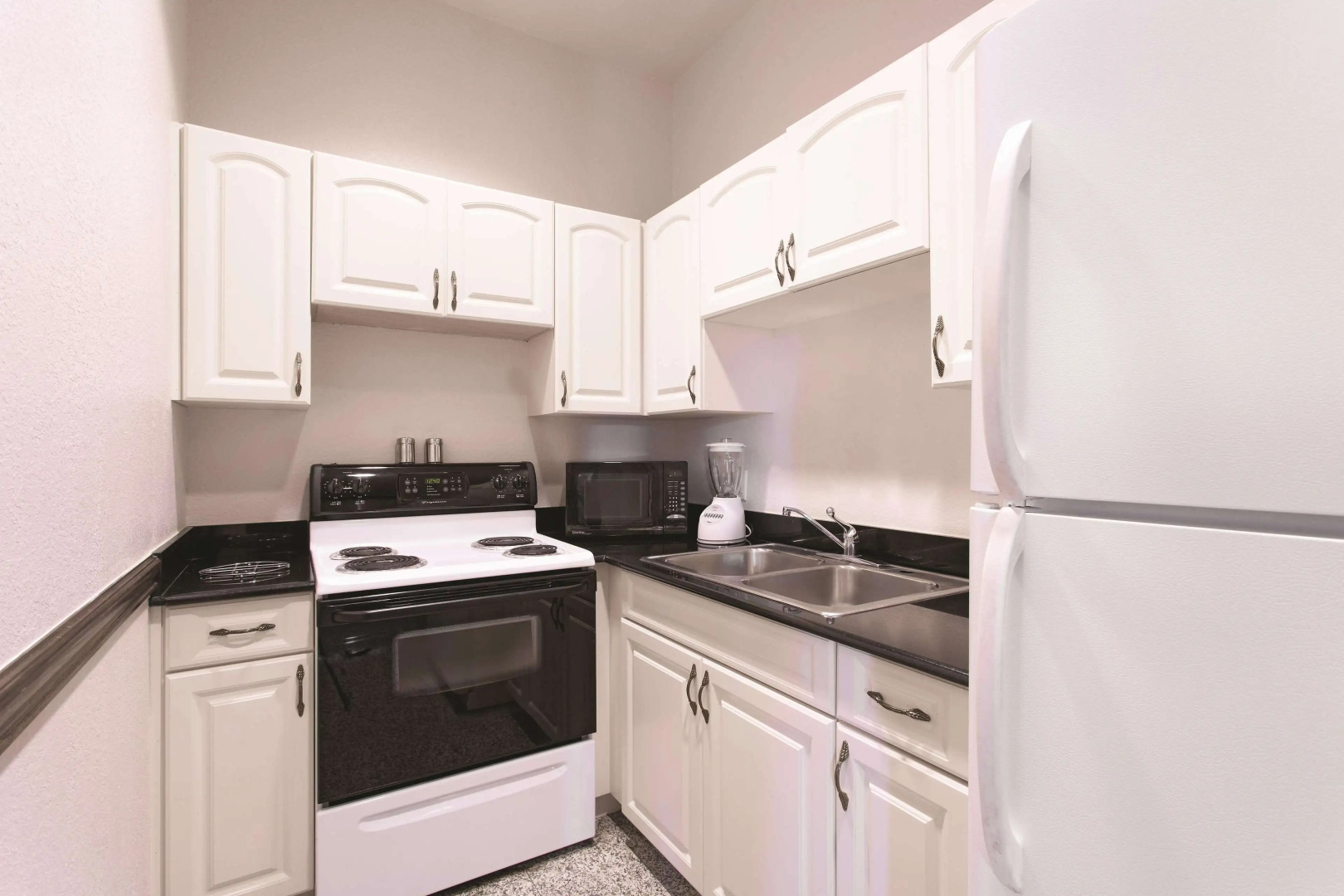 Photo - La Quinta by Wyndham Tampa Bay Area-Tampa South